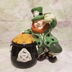 ST. PATRICKS DAY LEPRECHAUN POT O GOLD TEA LIGHT HOLDER